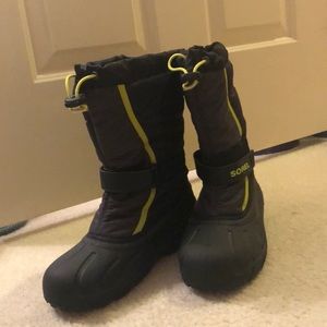 Sorel snow boots, size 6